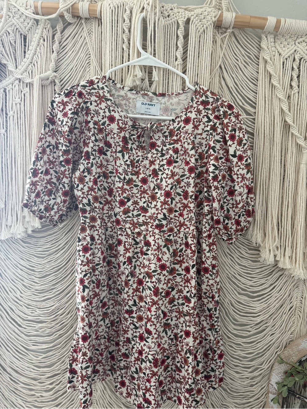 Old Navy Floral Puff-Sleeve girls dress in Cream and Red